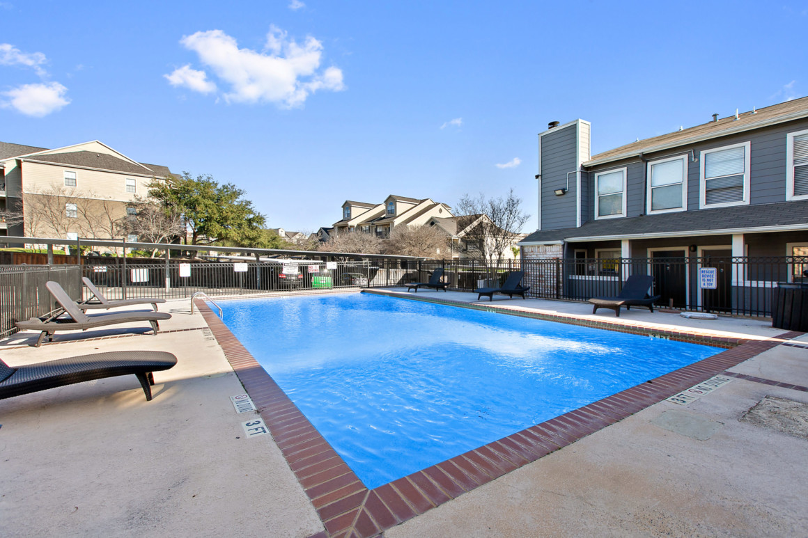 Silver Creek Apartments